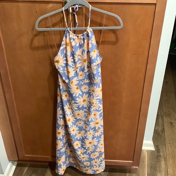 Lily Rose Dresses & Skirts - NWT midi halter dress